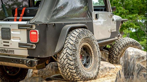all terrain versus mud terrain tire review nitto trail grappler lj jeep wrangler